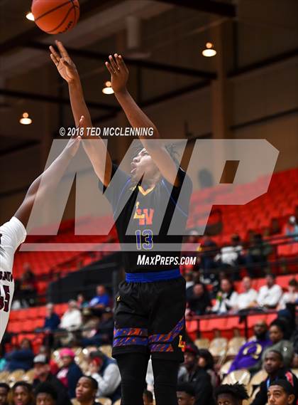 Thumbnail 3 in Landry-Walker vs Pine Bluff (King Cotton Classic) photogallery.