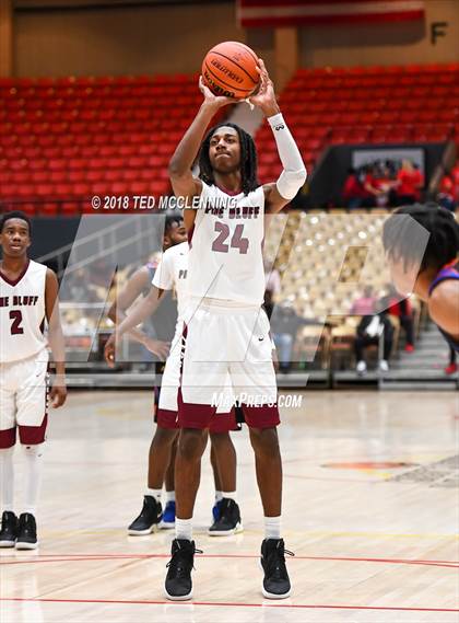 Thumbnail 3 in Landry-Walker vs Pine Bluff (King Cotton Classic) photogallery.