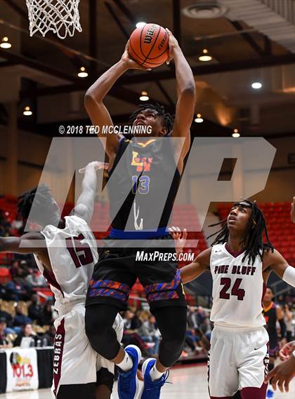 Thumbnail 3 in Landry-Walker vs Pine Bluff (King Cotton Classic) photogallery.