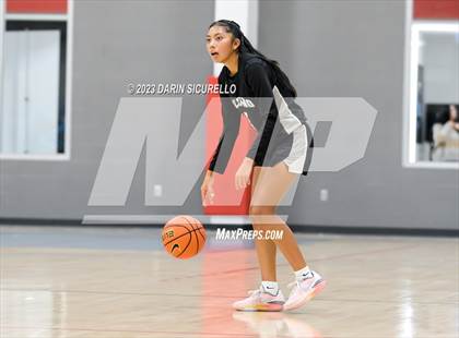 Thumbnail 3 in Volcano Vista vs. Long Beach Poly (Nike Tournament of Champions) photogallery.