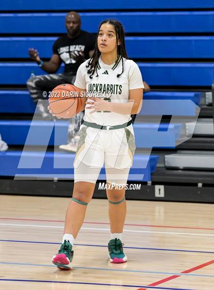 Thumbnail 3 in Volcano Vista vs. Long Beach Poly (Nike Tournament of Champions) photogallery.