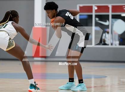 Thumbnail 1 in Volcano Vista vs. Long Beach Poly (Nike Tournament of Champions) photogallery.