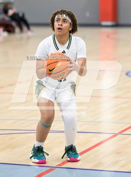 Thumbnail 3 in Volcano Vista vs. Long Beach Poly (Nike Tournament of Champions) photogallery.