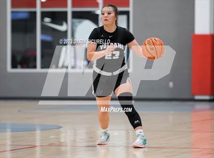 Thumbnail 1 in Volcano Vista vs. Long Beach Poly (Nike Tournament of Champions) photogallery.