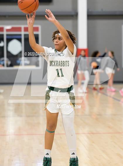Thumbnail 2 in Volcano Vista vs. Long Beach Poly (Nike Tournament of Champions) photogallery.