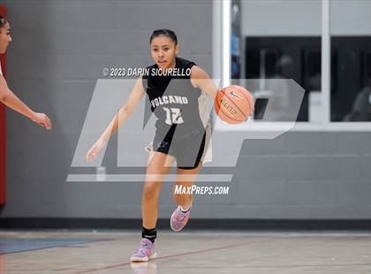 Thumbnail 2 in Volcano Vista vs. Long Beach Poly (Nike Tournament of Champions) photogallery.