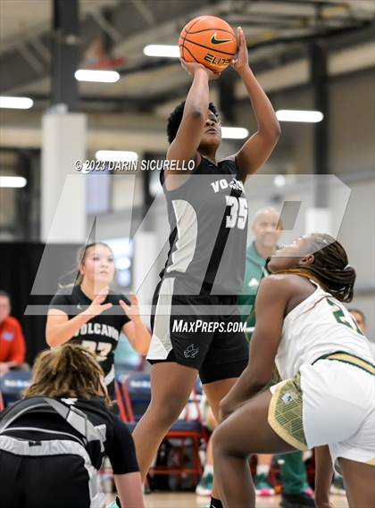 Thumbnail 2 in Volcano Vista vs. Long Beach Poly (Nike Tournament of Champions) photogallery.