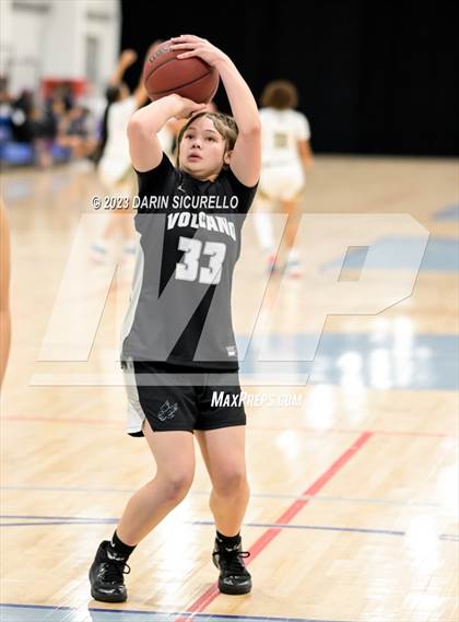 Thumbnail 2 in Volcano Vista vs. Long Beach Poly (Nike Tournament of Champions) photogallery.