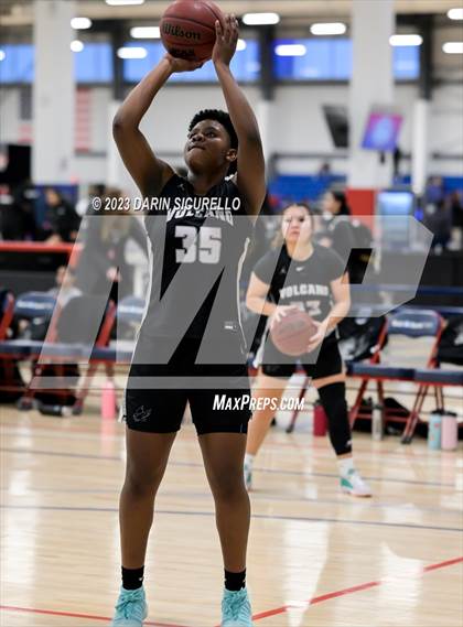 Thumbnail 1 in Volcano Vista vs. Long Beach Poly (Nike Tournament of Champions) photogallery.