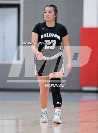 Thumbnail 3 in Volcano Vista vs. Long Beach Poly (Nike Tournament of Champions) photogallery.