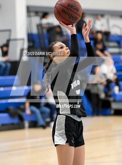 Thumbnail 1 in Volcano Vista vs. Long Beach Poly (Nike Tournament of Champions) photogallery.