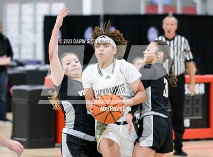 Thumbnail 3 in Volcano Vista vs. Long Beach Poly (Nike Tournament of Champions) photogallery.