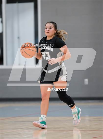 Thumbnail 3 in Volcano Vista vs. Long Beach Poly (Nike Tournament of Champions) photogallery.