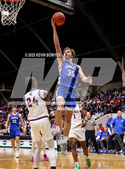 Thumbnail 3 in Olentangy Liberty vs Reynoldsburg (OHSAA D1 Regional Final) photogallery.