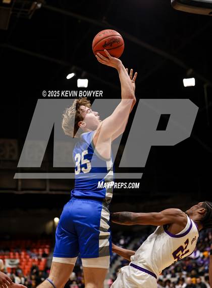 Thumbnail 1 in Olentangy Liberty vs Reynoldsburg (OHSAA D1 Regional Final) photogallery.