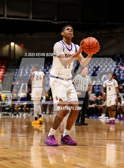 Thumbnail 1 in Olentangy Liberty vs Reynoldsburg (OHSAA D1 Regional Final) photogallery.
