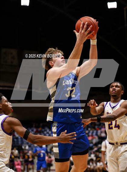 Thumbnail 1 in Olentangy Liberty vs Reynoldsburg (OHSAA D1 Regional Final) photogallery.