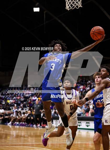 Thumbnail 1 in Olentangy Liberty vs Reynoldsburg (OHSAA D1 Regional Final) photogallery.
