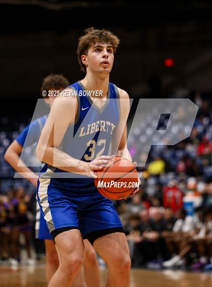 Thumbnail 2 in Olentangy Liberty vs Reynoldsburg (OHSAA D1 Regional Final) photogallery.
