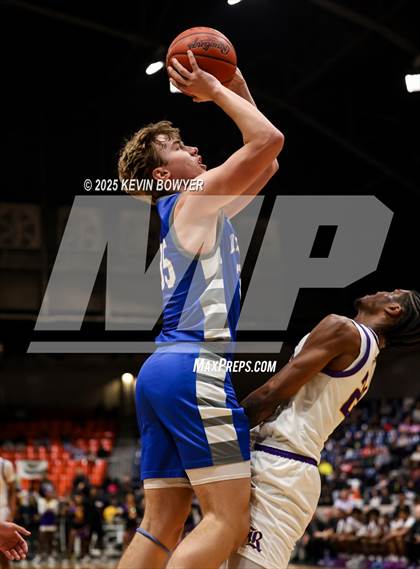 Thumbnail 3 in Olentangy Liberty vs Reynoldsburg (OHSAA D1 Regional Final) photogallery.
