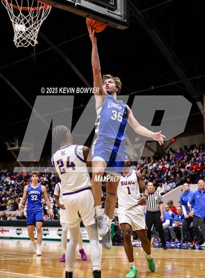 Thumbnail 1 in Olentangy Liberty vs Reynoldsburg (OHSAA D1 Regional Final) photogallery.