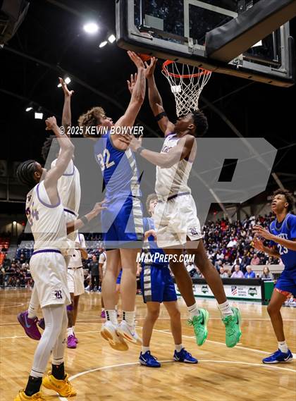 Thumbnail 3 in Olentangy Liberty vs Reynoldsburg (OHSAA D1 Regional Final) photogallery.