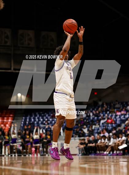 Thumbnail 2 in Olentangy Liberty vs Reynoldsburg (OHSAA D1 Regional Final) photogallery.