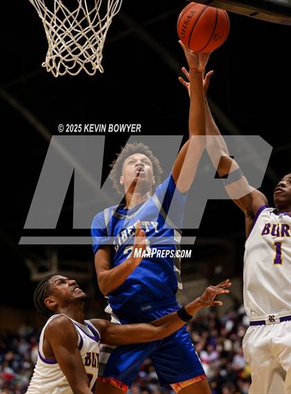 Thumbnail 2 in Olentangy Liberty vs Reynoldsburg (OHSAA D1 Regional Final) photogallery.