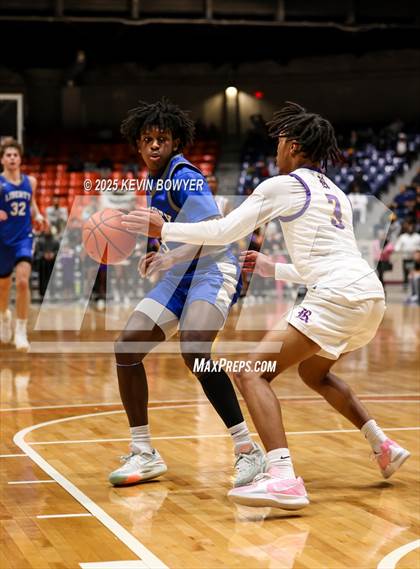 Thumbnail 1 in Olentangy Liberty vs Reynoldsburg (OHSAA D1 Regional Final) photogallery.