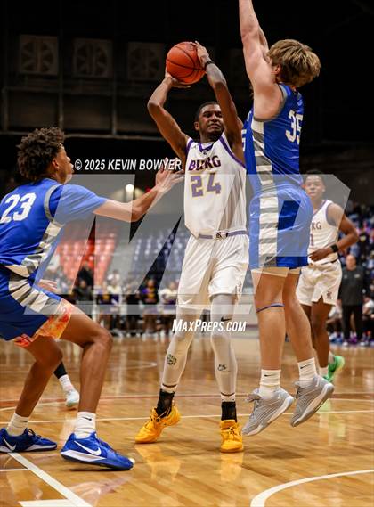 Thumbnail 2 in Olentangy Liberty vs Reynoldsburg (OHSAA D1 Regional Final) photogallery.