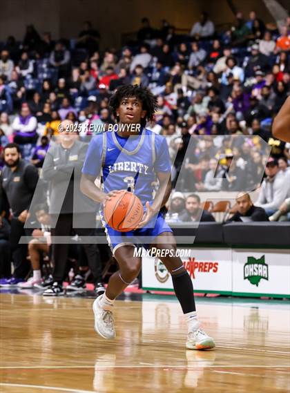 Thumbnail 2 in Olentangy Liberty vs Reynoldsburg (OHSAA D1 Regional Final) photogallery.