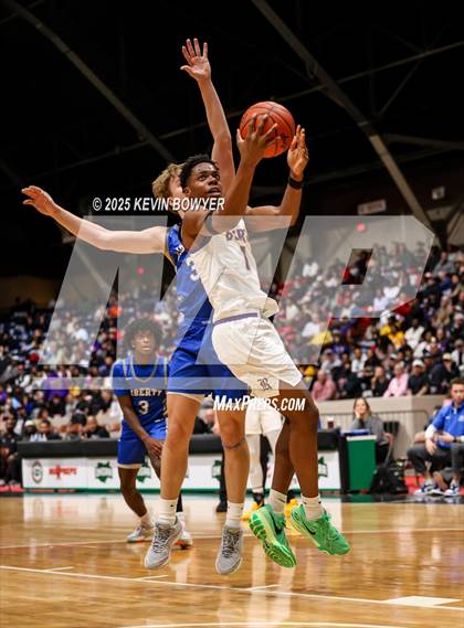 Thumbnail 1 in Olentangy Liberty vs Reynoldsburg (OHSAA D1 Regional Final) photogallery.