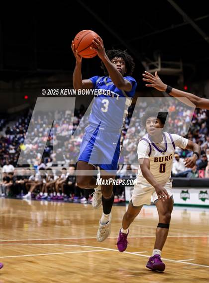 Thumbnail 1 in Olentangy Liberty vs Reynoldsburg (OHSAA D1 Regional Final) photogallery.
