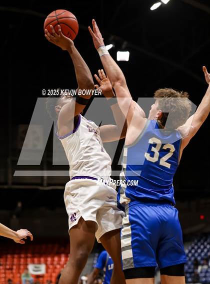 Thumbnail 3 in Olentangy Liberty vs Reynoldsburg (OHSAA D1 Regional Final) photogallery.
