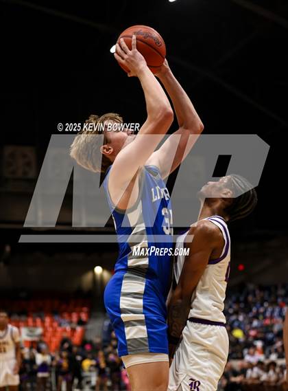 Thumbnail 3 in Olentangy Liberty vs Reynoldsburg (OHSAA D1 Regional Final) photogallery.