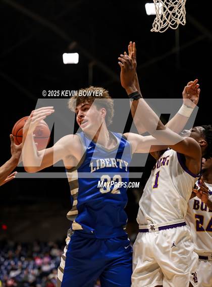 Thumbnail 2 in Olentangy Liberty vs Reynoldsburg (OHSAA D1 Regional Final) photogallery.