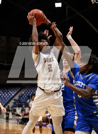 Thumbnail 3 in Olentangy Liberty vs Reynoldsburg (OHSAA D1 Regional Final) photogallery.