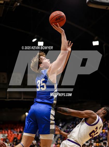Thumbnail 2 in Olentangy Liberty vs Reynoldsburg (OHSAA D1 Regional Final) photogallery.
