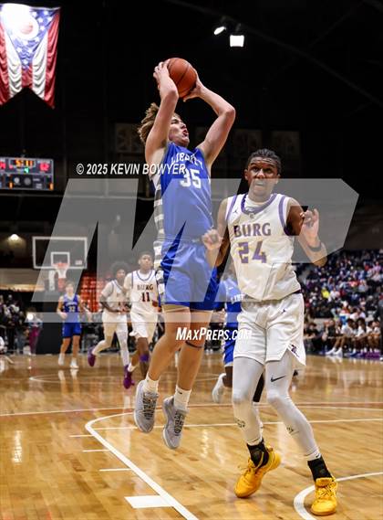 Thumbnail 3 in Olentangy Liberty vs Reynoldsburg (OHSAA D1 Regional Final) photogallery.