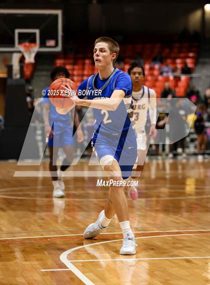 Thumbnail 2 in Olentangy Liberty vs Reynoldsburg (OHSAA D1 Regional Final) photogallery.