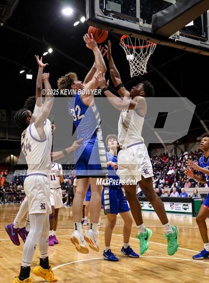 Thumbnail 2 in Olentangy Liberty vs Reynoldsburg (OHSAA D1 Regional Final) photogallery.