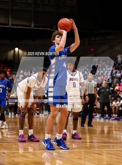 Thumbnail 3 in Olentangy Liberty vs Reynoldsburg (OHSAA D1 Regional Final) photogallery.