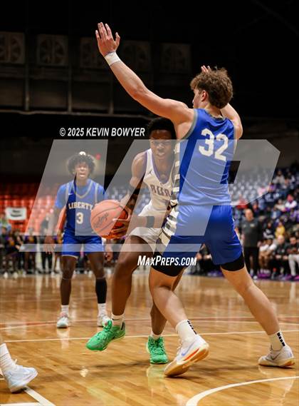 Thumbnail 1 in Olentangy Liberty vs Reynoldsburg (OHSAA D1 Regional Final) photogallery.