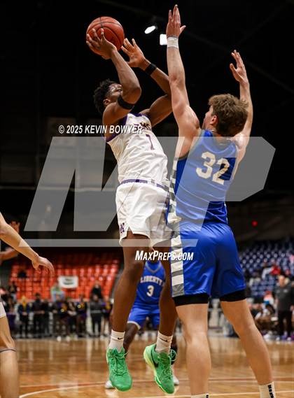 Thumbnail 2 in Olentangy Liberty vs Reynoldsburg (OHSAA D1 Regional Final) photogallery.