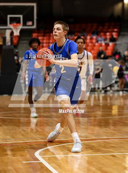 Thumbnail 1 in Olentangy Liberty vs Reynoldsburg (OHSAA D1 Regional Final) photogallery.