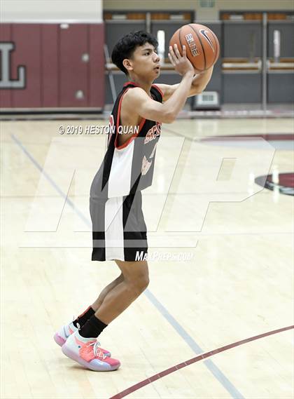 Thumbnail 2 in Spring Creek vs St. Thomas Aquinas - Canada (Rancho Mirage Holiday Invitational) photogallery.