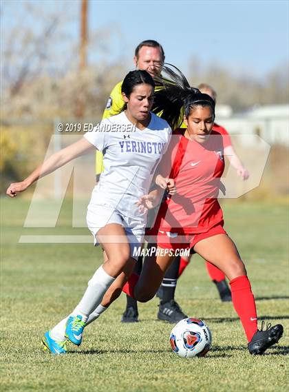 Thumbnail 1 in Truckee vs. Yerington (NIAA 3A Northern Region Playoff) photogallery.