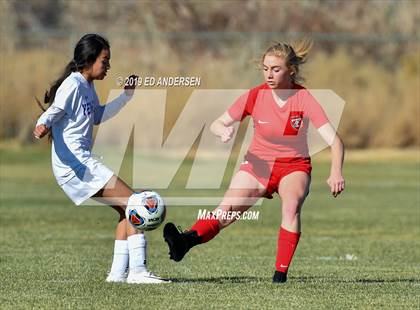 Thumbnail 1 in Truckee vs. Yerington (NIAA 3A Northern Region Playoff) photogallery.