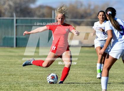 Thumbnail 3 in Truckee vs. Yerington (NIAA 3A Northern Region Playoff) photogallery.