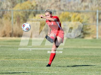 Thumbnail 1 in Truckee vs. Yerington (NIAA 3A Northern Region Playoff) photogallery.